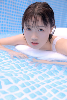 《年轻女教师